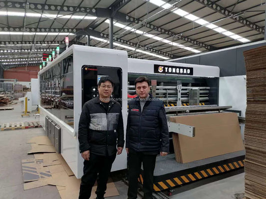4 colori Stampatura Scalatura-taglio a stampo cartellone Colla Strapping Box Making Line Machine