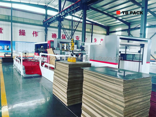 Migliora la tua produzione con la TONGBAO Flatbed Digital Die Cutting and Creasing Machine