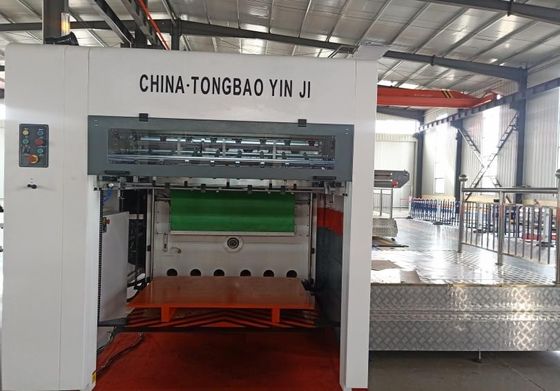 Alta precisione 1500 Automatic Die Cutter Creaser Machine per la produzione di scatole di cartone