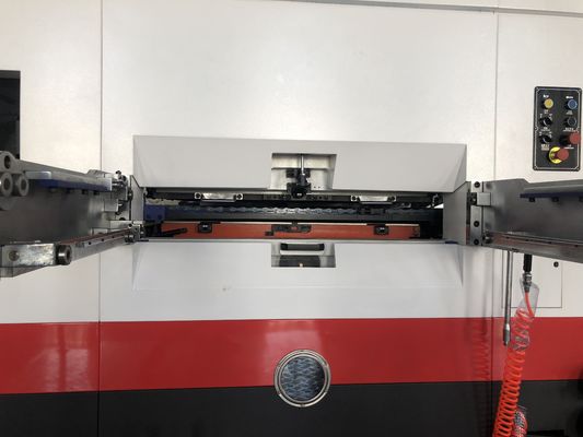 Sperimenta un'efficienza senza pari con la macchina semiautomatica per il taglio e lo stripping