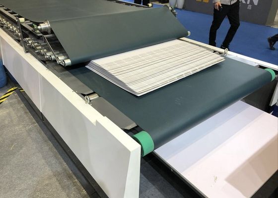 La macchina laminatrice automatica a flauto versatile da 400 mm per varie applicazioni