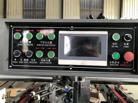 Macchina di cucitura semiautomatica ad alta velocità a doppio pezzo per l'agraffatura di scatole di carta ondulata