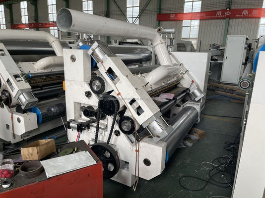 Linea automatica di imballaggio a cartone ondulato a facciata singola per un processo di imballaggio liscio
