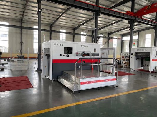 MY 1650 Semi-Auto Cutting and Creasing Machine Perfetto per le esigenze