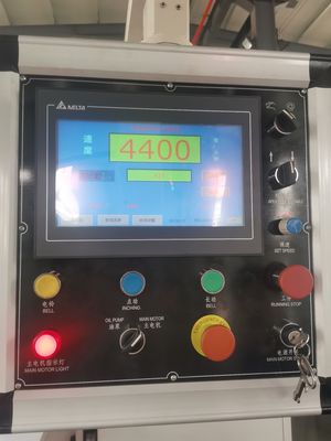 Macchine per il taglio a stampo semiautomatico e per la creatura di materiali diversi
