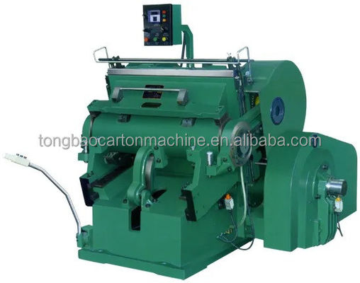 Dispositivo semiautomatico per il taglio a stampo per cartone ondulato