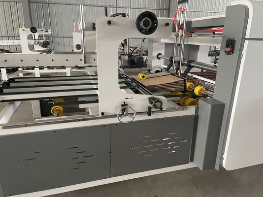 Casella di cartone pieghevole Colla e cucitura Macchina di colla e cucitura a cartone automatica completa